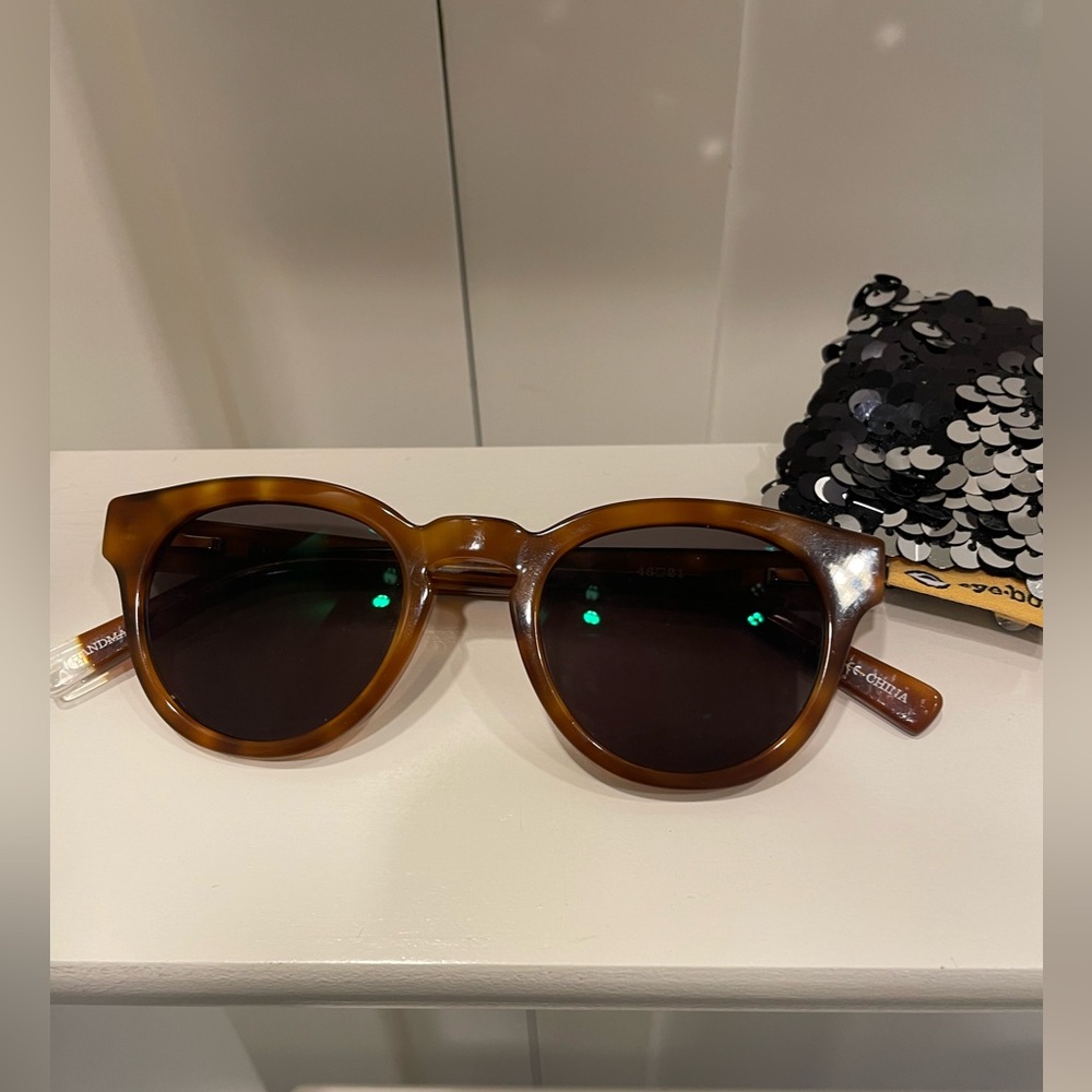 Eyebobs Reader Sunglasses +2.75 w sequin case